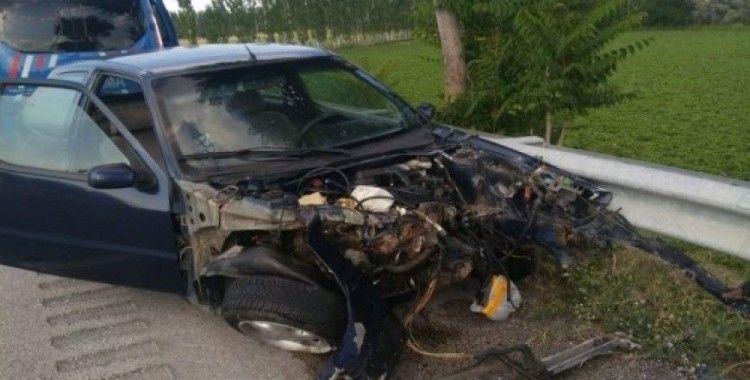 Sungurlu’da iki otomobil çarpıştı : 3 yaralı