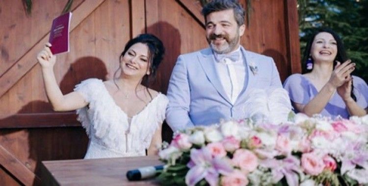 Oyuncu Kayra Şenocak, Ayşe Karadavut ile evlendi