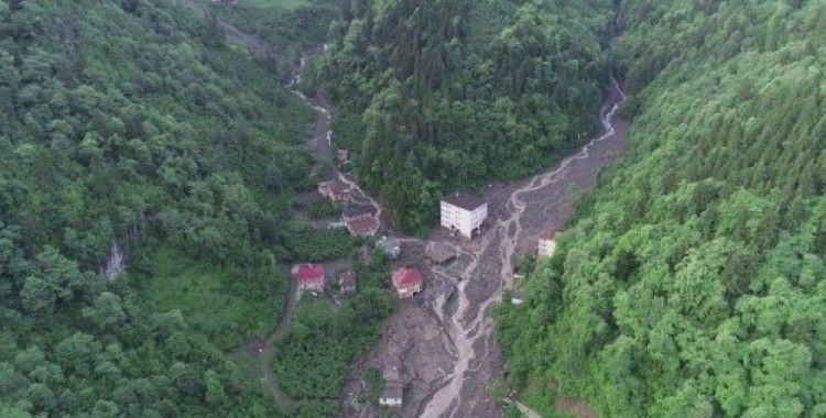 Trabzon'daki selde 11 bina yıkıldı, 14 bina ağır hasar gördü