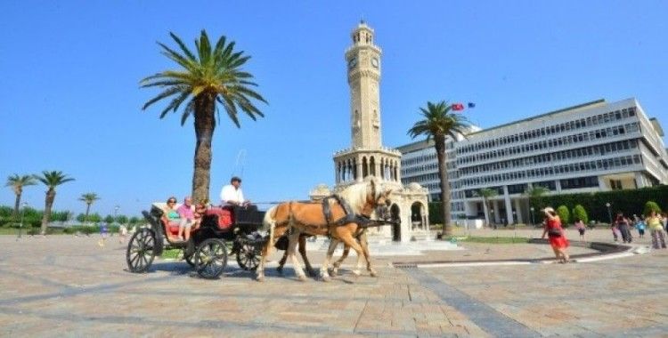 İzmir'de fayton dönemi resmen kapandı
