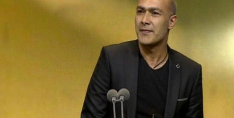 Mümin Sarıkaya’dan sevenlerine mini konser