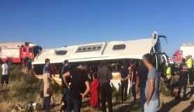 Aksaray'da yolcu otobüsü devrildi: 15 yaralı