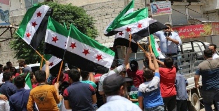 Azez’de Esad karşıtı protesto gösterisi düzenlendi