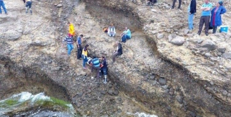 Sinop’ta 30 metrelik uçurumdan düşen şahıs yaralandı