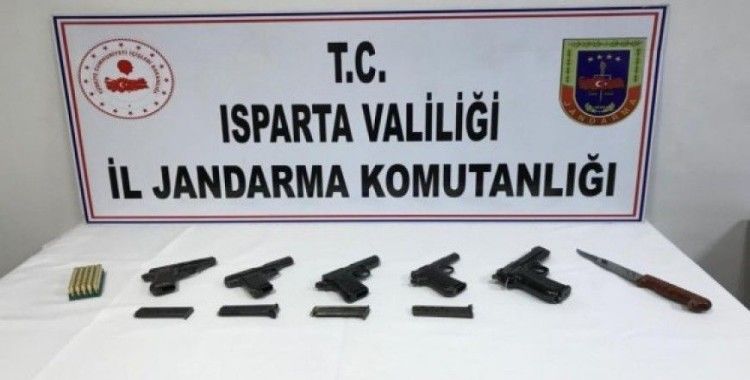 Isparta’da yasa dışı silah satışına jandarma baskını: 2 gözaltı