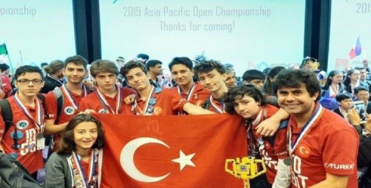 Türk öğrencilerden gururlandıran ödül