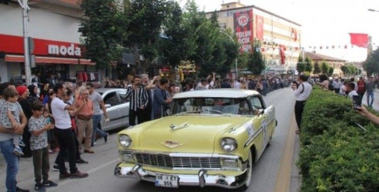 Klasik otomobil tutkunları Hititlerin başkentinde buluştu