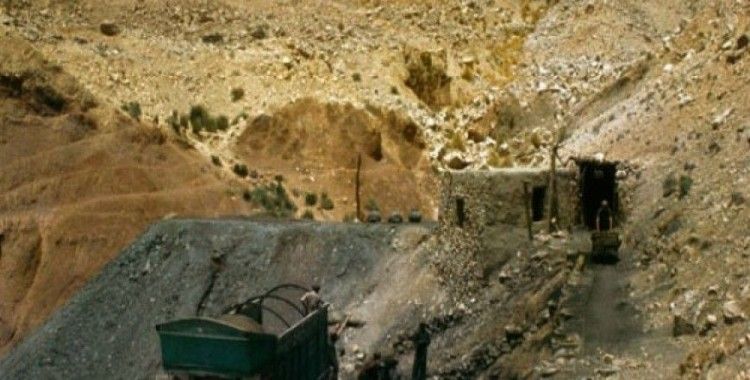 Pakistan'da 11 madenci 20 saattir kurtarılmayı bekliyor