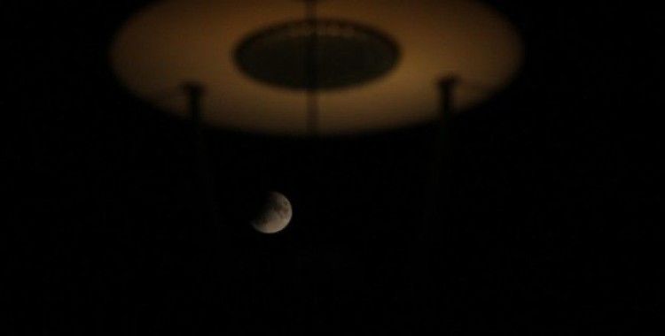 Eskişehir’de ‘Parçalı Ay Tutulması’ manzaraları