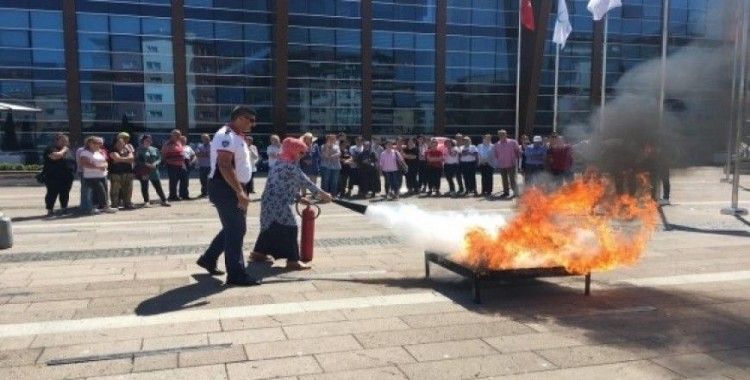 Belediye personellerine yangın eğitimi