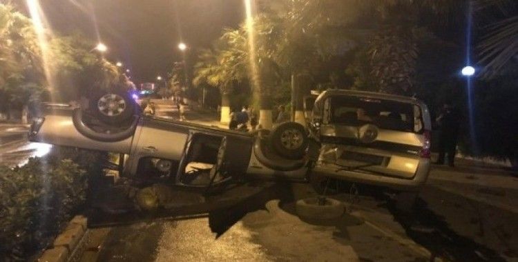 Kamyonet park halindeki araçlara çarptı: 1 yaralı