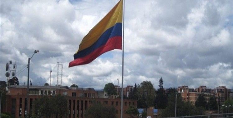 Kolombiya'da 4 general yolsuzluk yüzünden görevden alındı