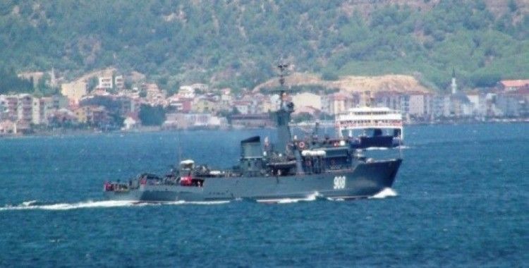 Rus donanmasına ait savaş gemisi Çanakkale'den geçti