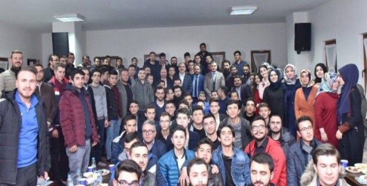 Başkan Altay üniversite tercihi yapacak öğrencileri Konya’ya davet etti