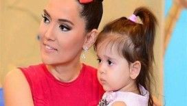 Demet Akalın köpeği için VIP araç kiraladı