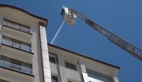 Elazığ'da 12 katlı binanın çatı katında yangın