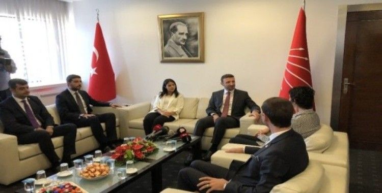 AK Parti heyeti, CHP Genel Merkezi’ne bayram ziyaretinde bulundu