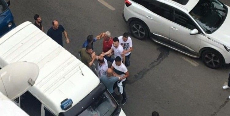 Trabzon’da trafikteki tartışma cep telefonu kameralarına yansıdı
