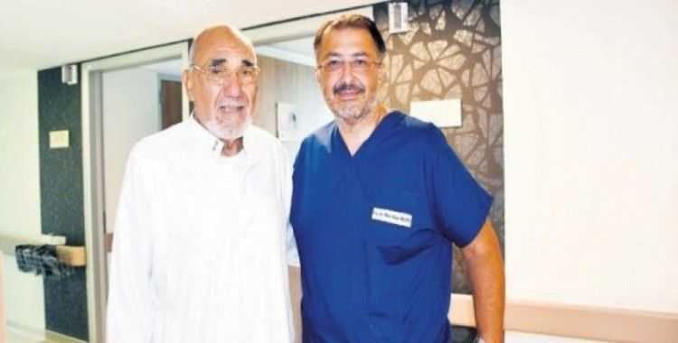 Kanser tanısı konan Cezayirli hasta şifayı Türkiye’de buldu