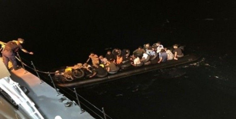 Ayvalık’ta  41 göçmen yakalandı