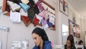 Köy kadınları meslek öğrenip aile bütçesine katkı sağlıyor