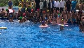 Dilovası'da çocuklar havuz keyfinde