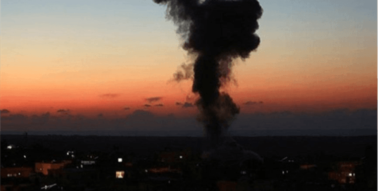 İsrail uçakları Gazze’yi vurdu