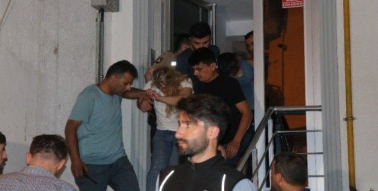 Bursa’da 250 kişilik grup uyuşturucu ticareti ve fuhuş yapan kadının evine saldırdı