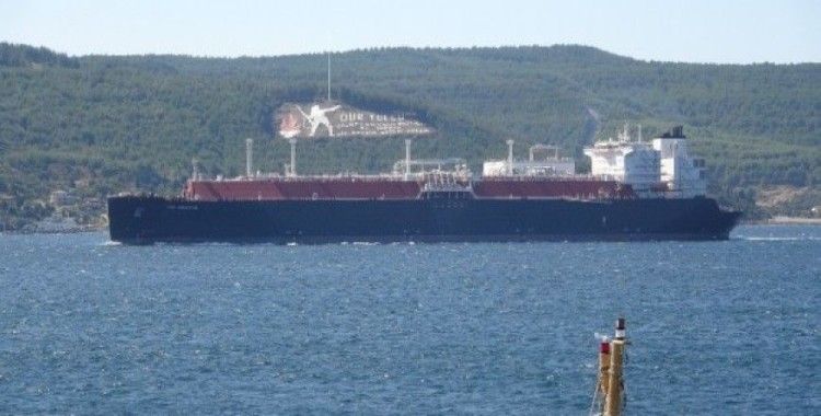 290 metrelik dev tanker Çanakkale Boğazını kapattı