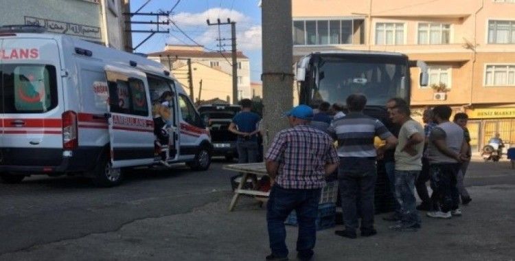 Tekirdağ’da görünmez kaza: Otobüs ile otomobilin arasında sıkıştı