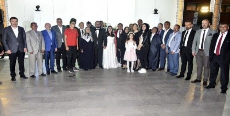 Başkan Çimen kızının nikahını kıydı