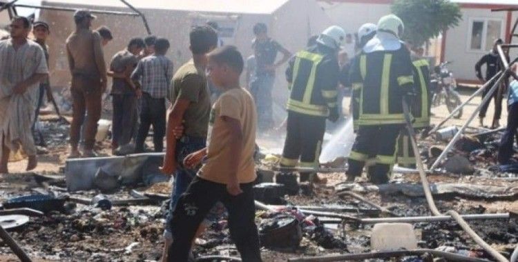 Azez’deki mülteci kampında dev yangın: 4 yaralı
