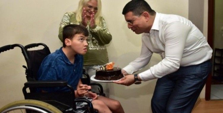 Miraç’a Antalyaspor formalı doğum günü sürprizi