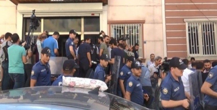 Diyarbakır’da Vatan Partisi üyeleri ile HDP’liler arasında gerginlik