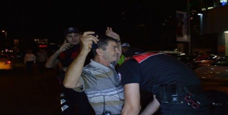İstanbul’da polislerin değnekçi operasyonu
