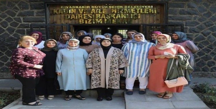 Sayın Ayşe Güzeloğlu, 'Gönül Sohbetleri Buluşması'nda Yenişehir ilçesindeki kadınlar ile bir araya geldi