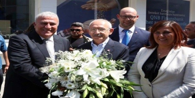 Kılıçdaroğlu, Efeler Belediyesi’ni ilk kez ziyaret etti