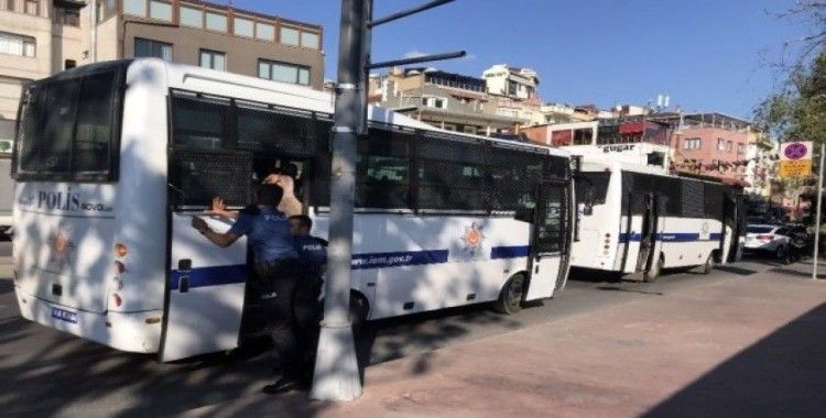 Beyoğlu’nda Çevik Kuvvet otobüsü kazaya karıştı: 2 yaralı