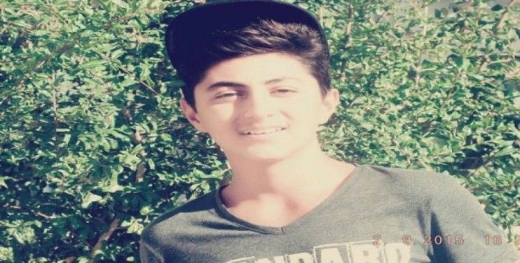 18 yaşındaki genç parkta ölü bulundu