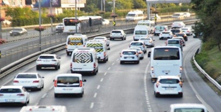 İstanbul’da yeni eğitim öğretim yılının ilk gününde trafikte yoğunluk