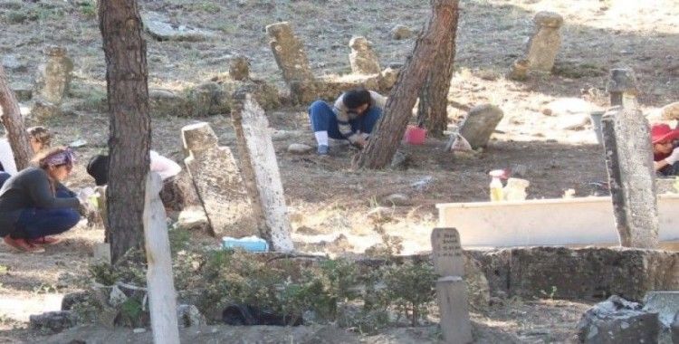 Kale-i Tavas’da 3 bin mezar taşının Osmanlı dönemine ait olduğu belirlendi