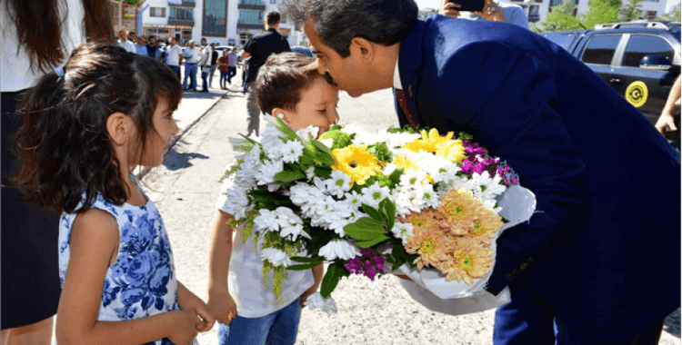 Güzeloğlu, İlköğretim Haftası kutlama törenine katıldı