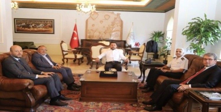 İl Jandarma Komutanı Erol, Nevşehir Belediye Başkanı Arı’yı ziyaret etti