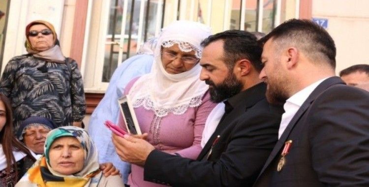 Türkiye Gaziler ve Şehit Aileleri Vakfından eylem yapan ailelere ziyaret