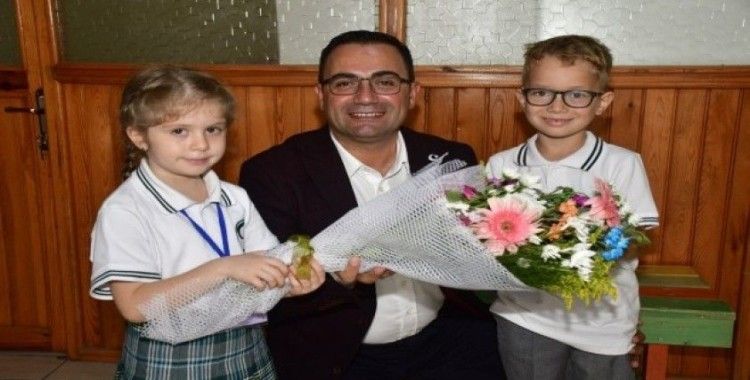 Başkan Erdoğan, ilkokul öğrencilerini sevindirdi