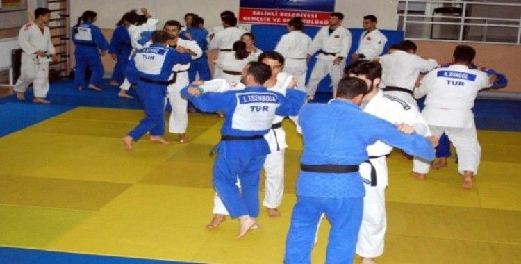 İşitme Engelli judocular Avrupa Şampiyonası’na Manisa’da hazırlanıyor