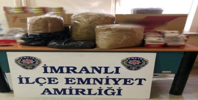 Sivas’ta 21 kilo kaçak tütün ve bin adet makaron ele geçirildi