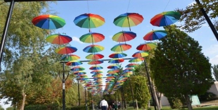 Gülşehir’de şemsiyeli sokak büyük ilgi görüyor