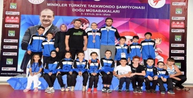 Minikler Türkiye Taekwondo Şampiyonası Değer, üçüncü oldu