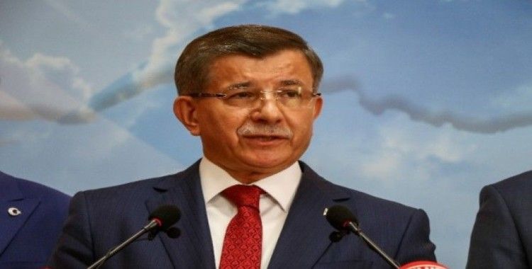 Ahmet Davutoğlu, AK Parti’den istifasını açıkladı, yeni siyasi parti sinyali verdi